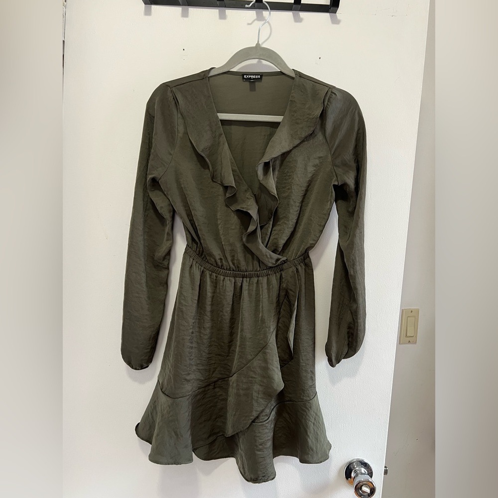 Long-sleeved green Express